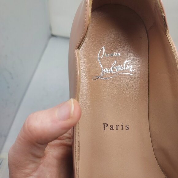 Christian Louboutin Hot Chickita Flat Patent Nude Shoe - Picture 5 of 12